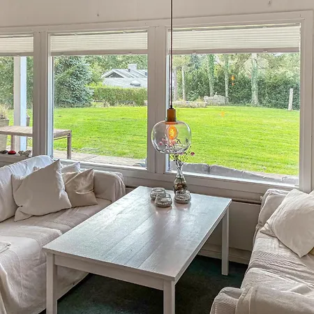 2 Bedroom Lovely In Casa vacanze *