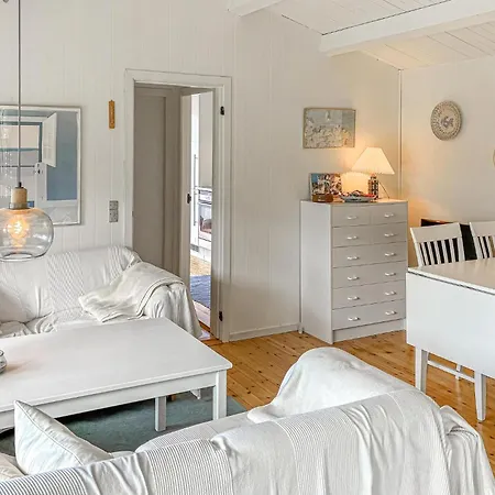 בית נופש 2 Bedroom Lovely In Præstø
