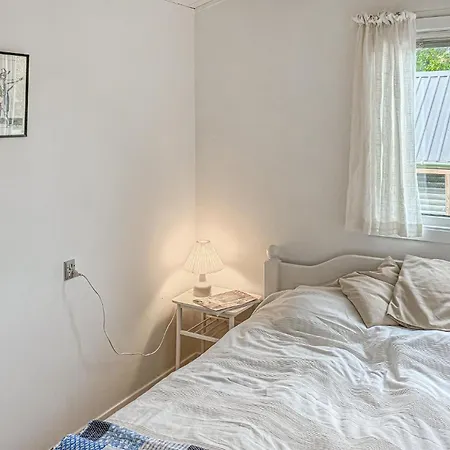 2 Bedroom Lovely In בית נופש *